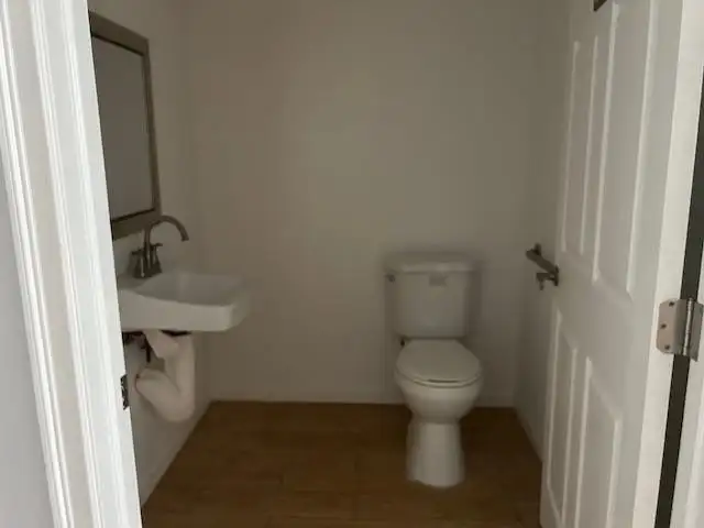Versatile 750 Sq Ft Office Suite in Prime Village of Walden Location