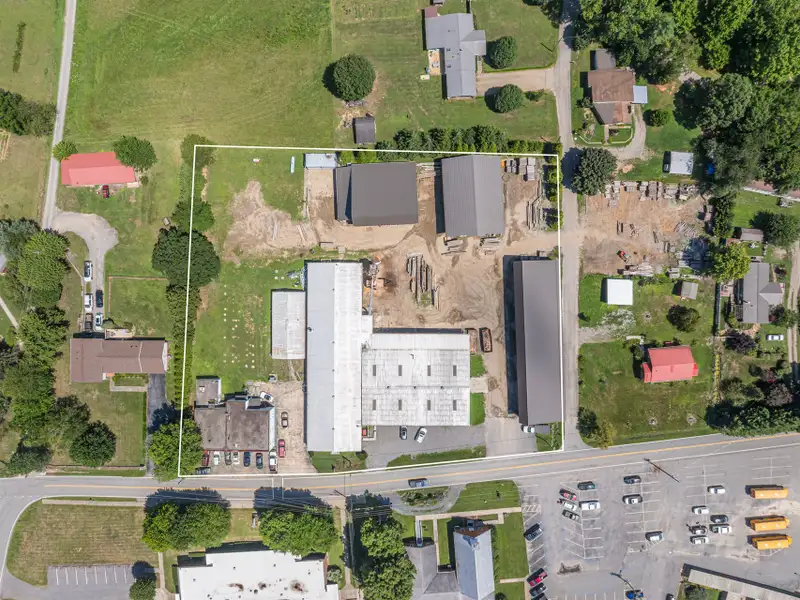 Mixed-use Industrial Property with Office, Storage, and Apartments in Bethel, Nc