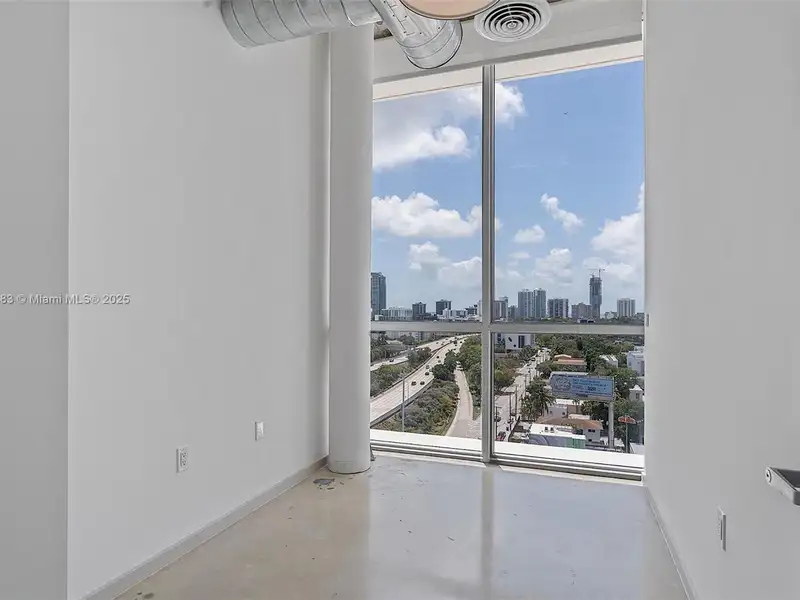85sf Professional Office Space on 12th Floor Near I-95 and Brickell Area