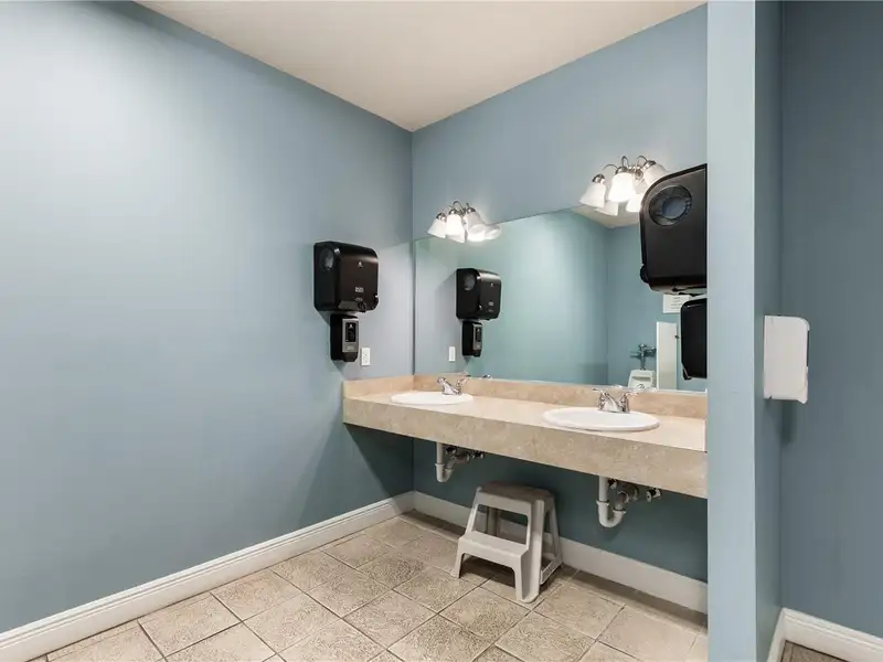 Commercial Investment Property in Gainesville, Fl with Long-term Tenant and Expansion Lot