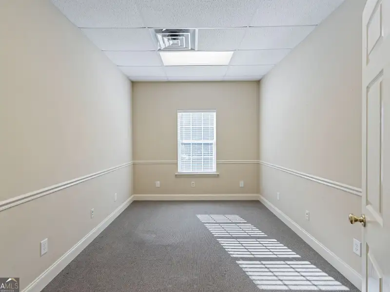 Versatile 7,900+ Sq Ft Medical Office Building in Prime Location Near Hospital