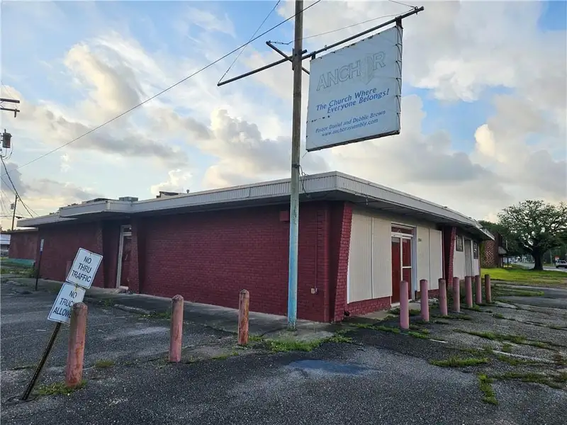Prime Commercial Property in Bayou La Batre Near Industrial Shipyards and Fishing Industry
