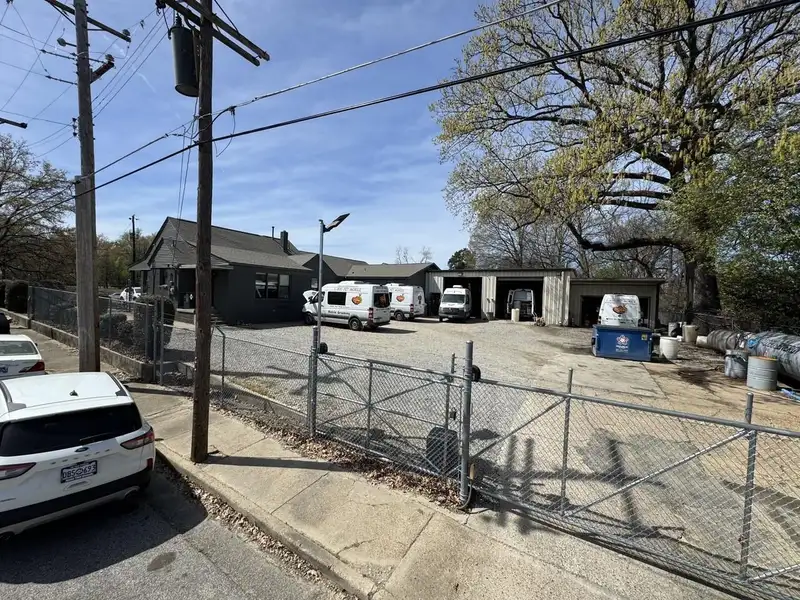 Light Industrial Property with Office and Shop in Central Memphis