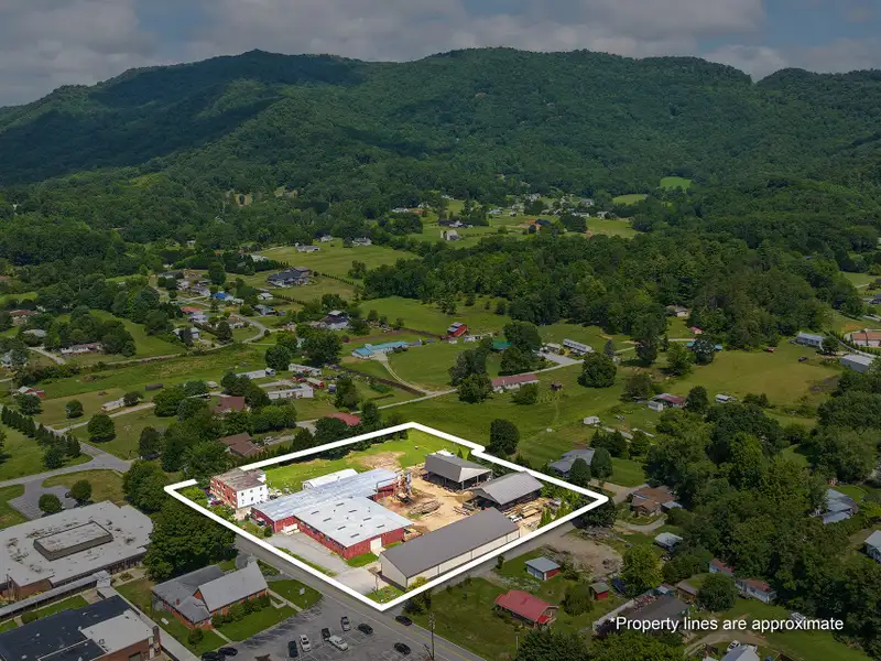 Mixed-use Industrial Property with Office, Storage, and Apartments in Bethel, Nc