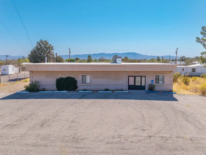 Updated High-visibility Commercial Space on Hwy 92 with Multiple Offices and Display Areas