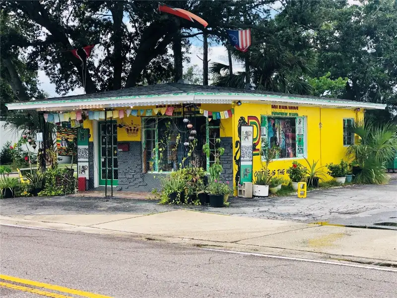 Commercial Parcel with Two Leased Buildings in Clearwater, Potential for Tourist Zoning