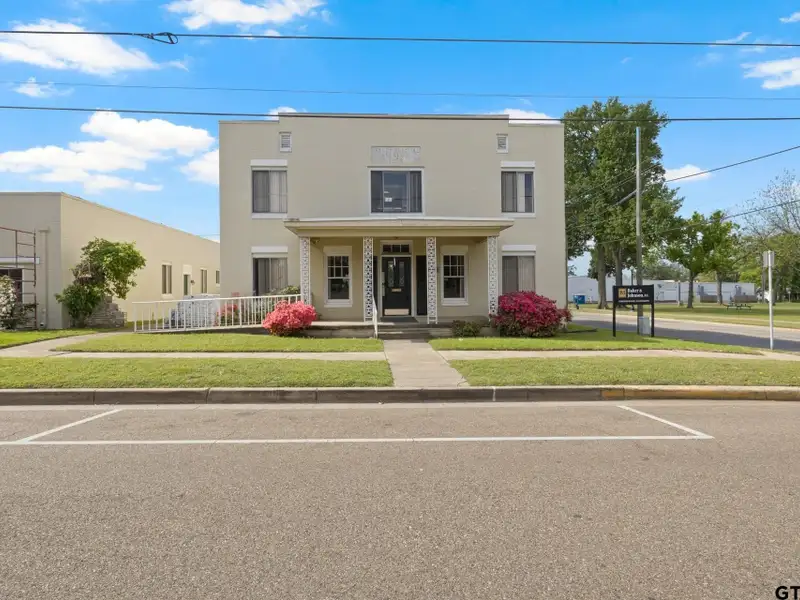 Prime 4400 Sq Ft Commercial Office Space in Downtown Mount Pleasant Cbd