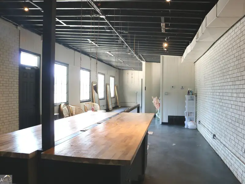 Commercial Building with Private Parking in Central Rome, Adaptable Open Floorplan