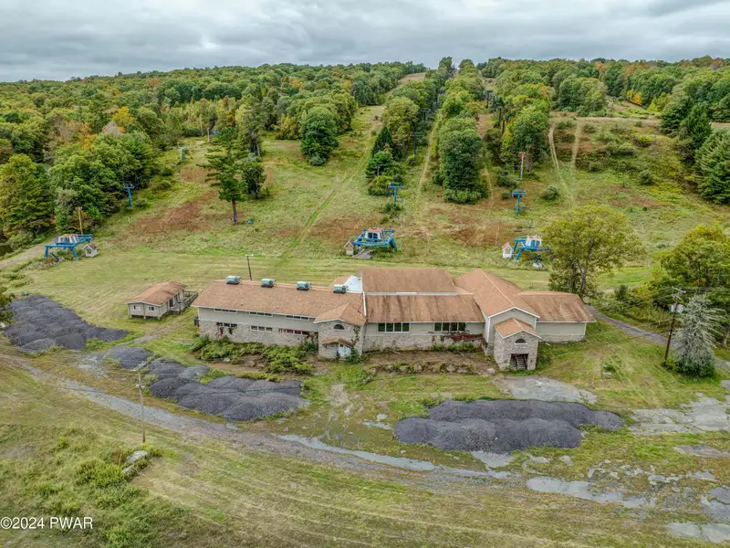 97.29-acre Former Ski Resort with Lodge in the Pocono Mountains