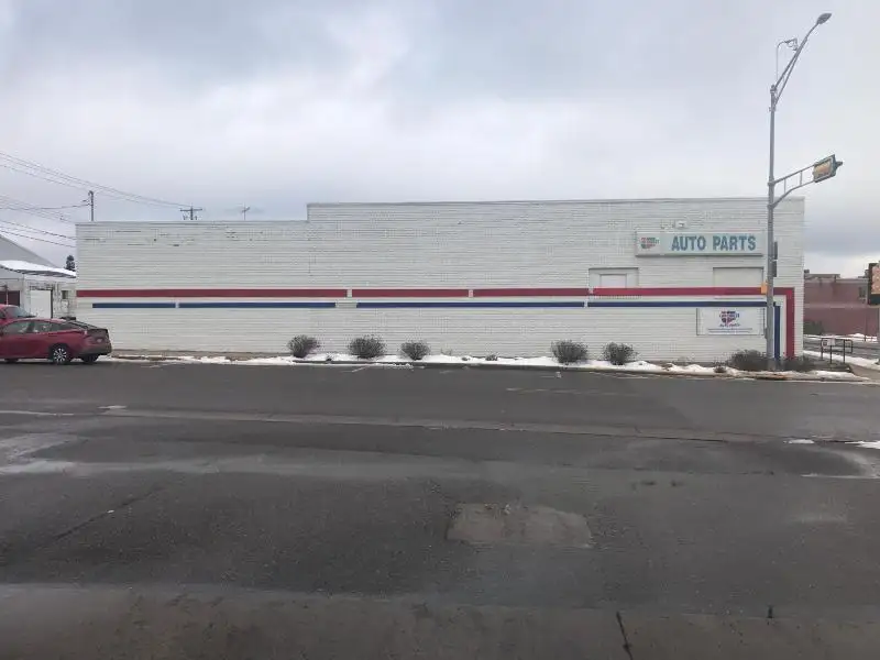Prime Auto Parts Store with Excellent Location on High Traffic State Hwy 13 and 182