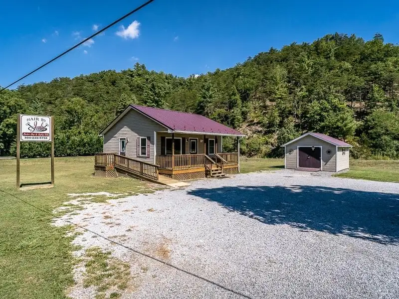 Versatile Commercial Property with Salon, Office Space, and Residential Potential Near Brandywine Lake