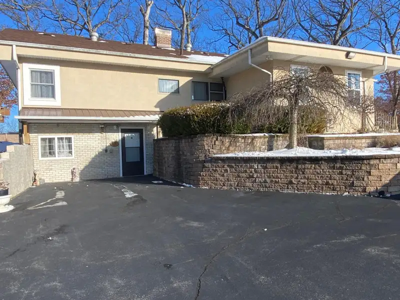 Ground-level Medical Office in Crown Point - 1,248 Sf in Tranquil Setting