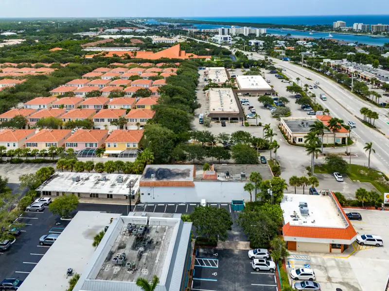 Mixed-use Office Building Investment Opportunity in Jupiter, Fl