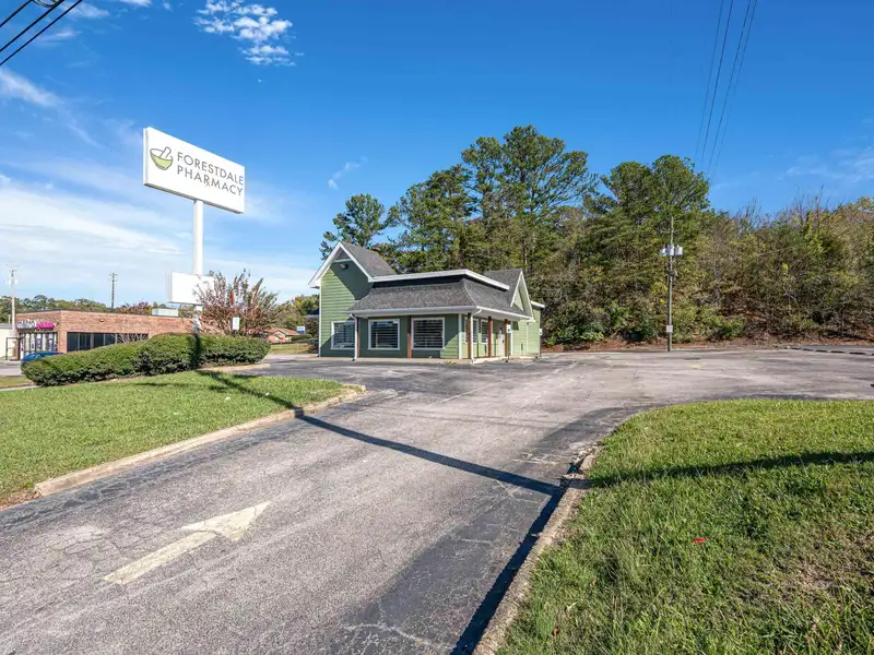 Flexible Use Commercial Property in Updated Condition, Former Fast Food and Pharmacy Location