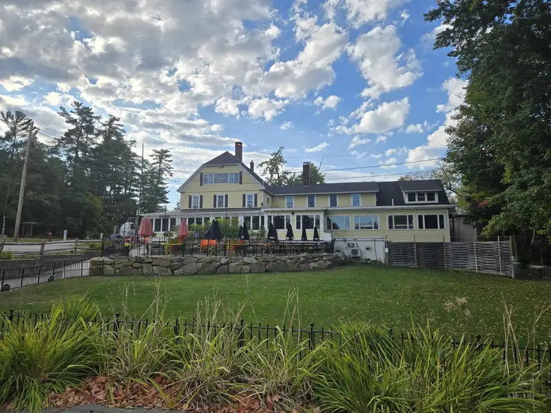 Multi-use Property with Restaurant, Brewery, and Guest Rooms Near Mt. Washington