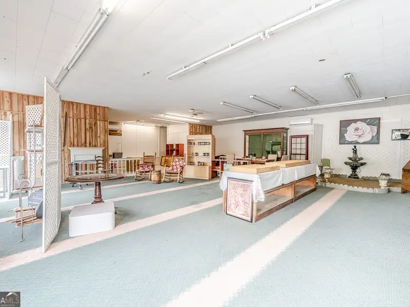 Versatile 4,200+ Sq. Ft. Commercial Building on Busy Highway with Storage and Office Space