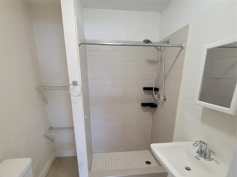 Turnkey Multifamily Investment: 8 Furnished Studios & 2/2 Apartment Near Las Olas