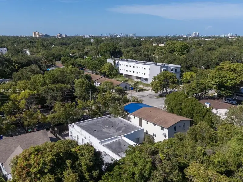 5-unit Multifamily Property in Miami's Opportunity Zone with Development Potential and Upgrades
