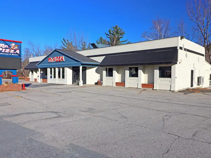 Newly Renovated Pizza and Italian Restaurant on Busy Highway with River Views
