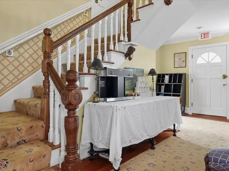Distinctive Victorian Guest House in Jamestown with 7 Ensuite Bedrooms and Water Views