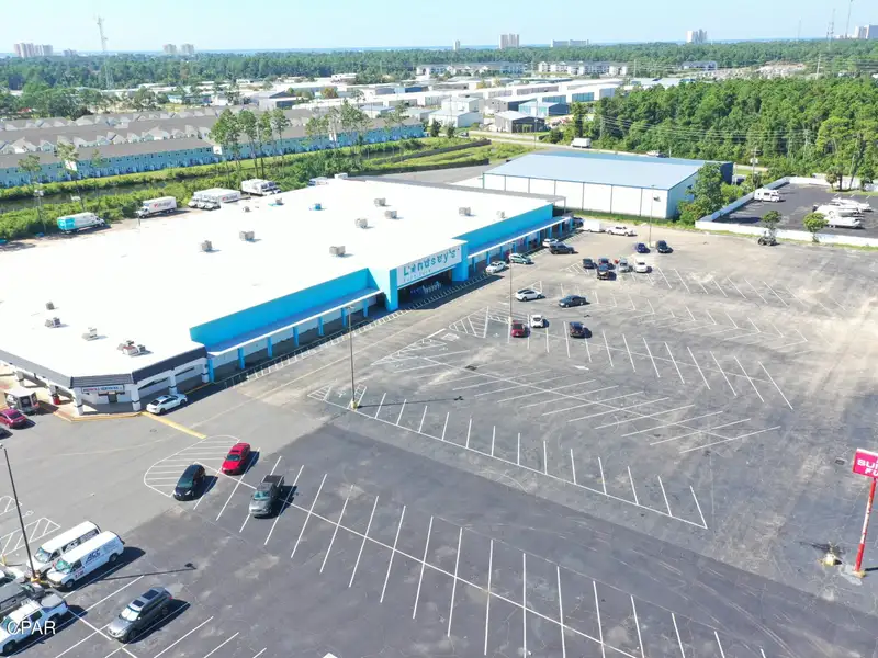 Prime Commercial Lease Opportunity in Bay County - 77,596 Sf Building with Flexible Uses