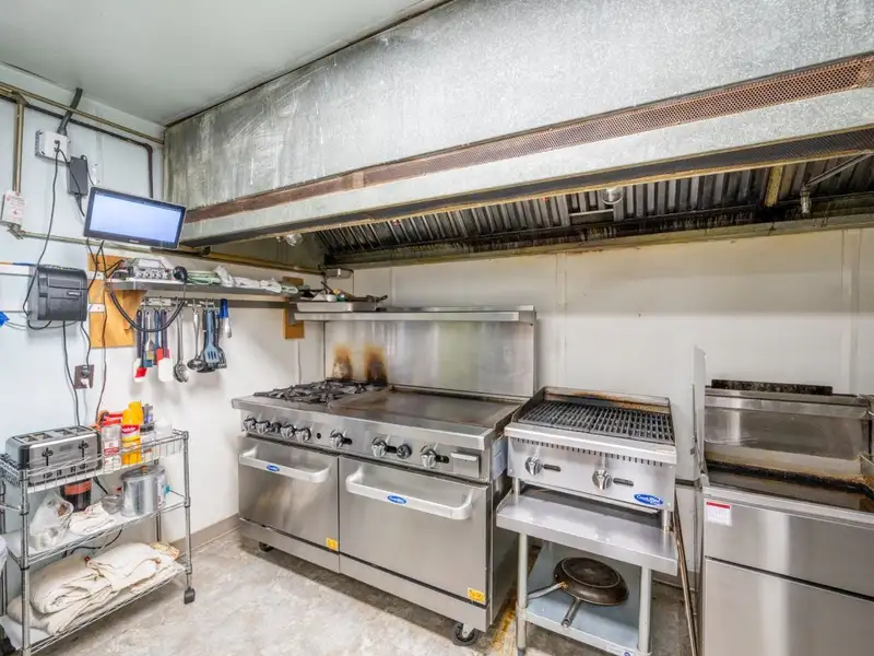 Commercial Restaurant on 3.4 Acres in Parsons, Tn with Highway Frontage and Modern Amenities