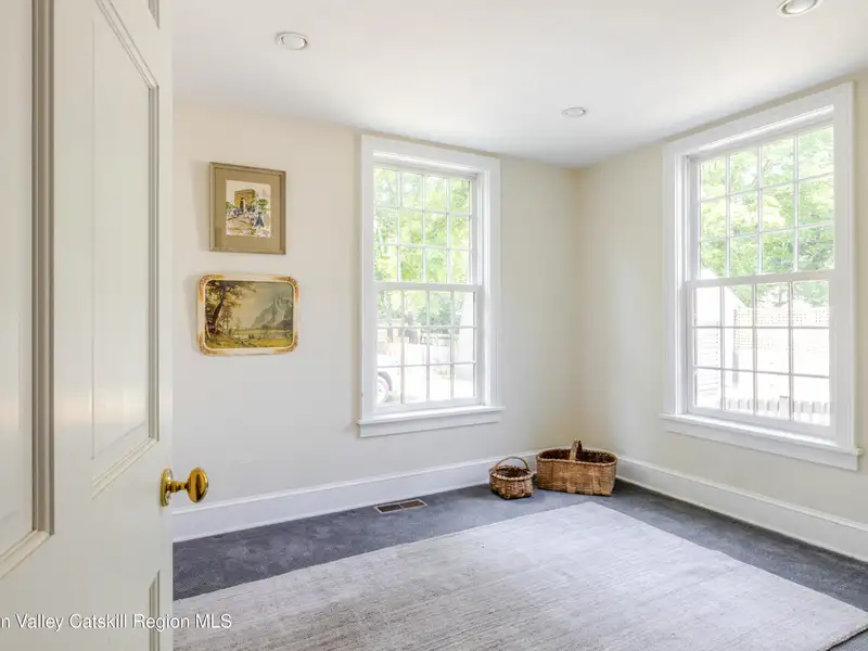 Historic Mixed-use Landmark in Kinderhook Village with Restaurant and Flexible Suites