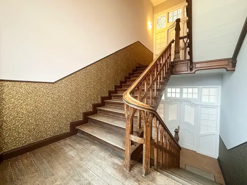 Spacious 249 M² Commercial-residential Unit in Historic Mühlhausen Villa