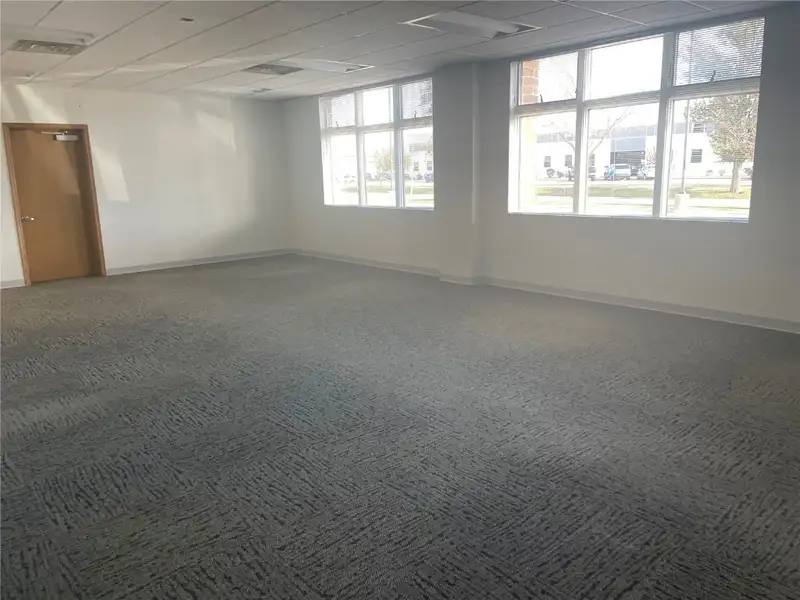 Office Space for Lease in Hiawatha Office Park with Off-street Parking and Amenities