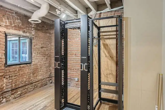 Historic Office/retail Building in Lodo, Denver - 11,012 Sq Ft with Leased Retail Space