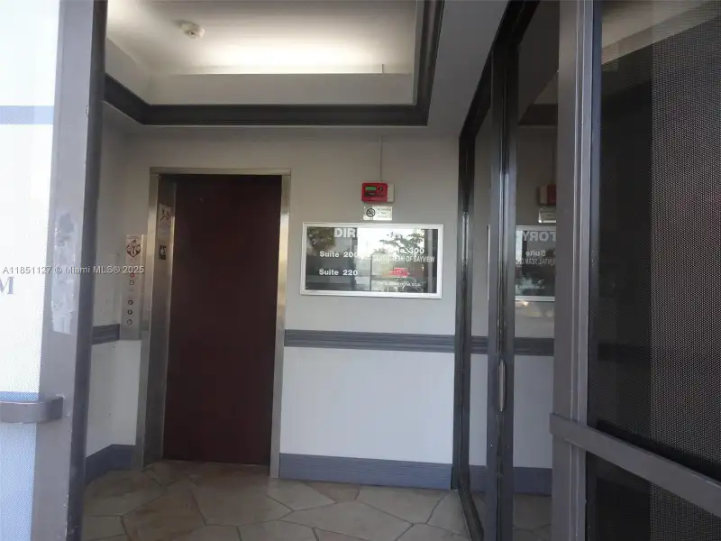 Fully Leased Medical Office in Prime Location with Ample Parking and Modern Amenities