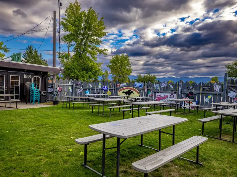 Historic Del's Bar & Grill: Profitable Lakeside Business in Somers, Mt with Liquor License