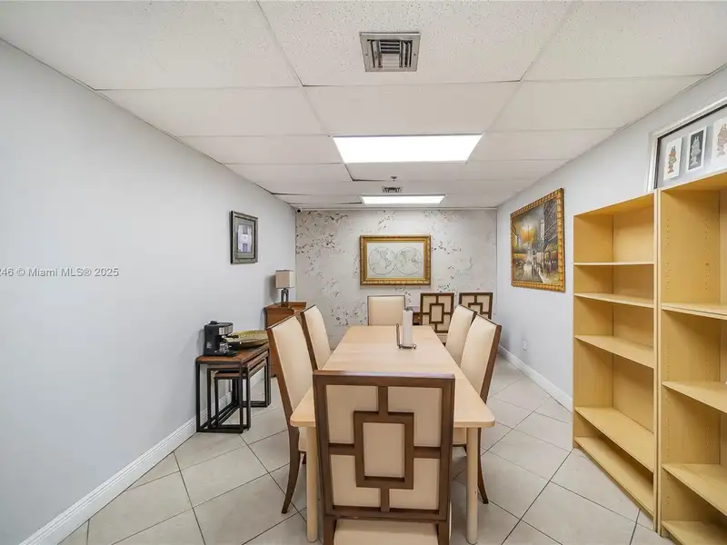 Commercial Property in Doral - Prime Location Near Miami International Airport and Amenities