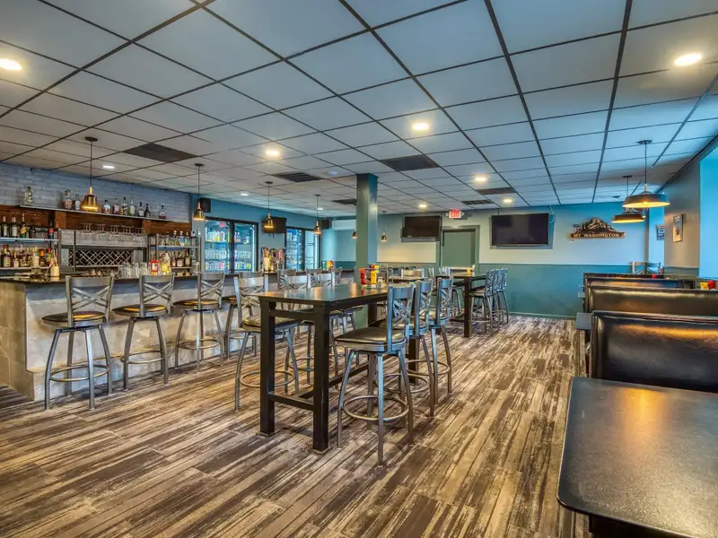 Newly Renovated Pizza and Italian Restaurant on Busy Highway with River Views