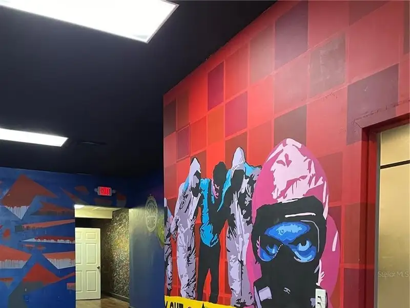 Prime Downtown Commercial Space on University Avenue with Experience Rooms and High Foot Traffic