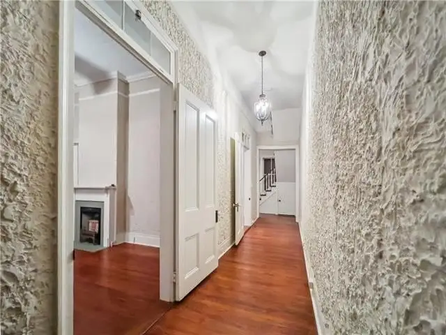 Versatile Mixed-use Property in Prime French Quarter Location