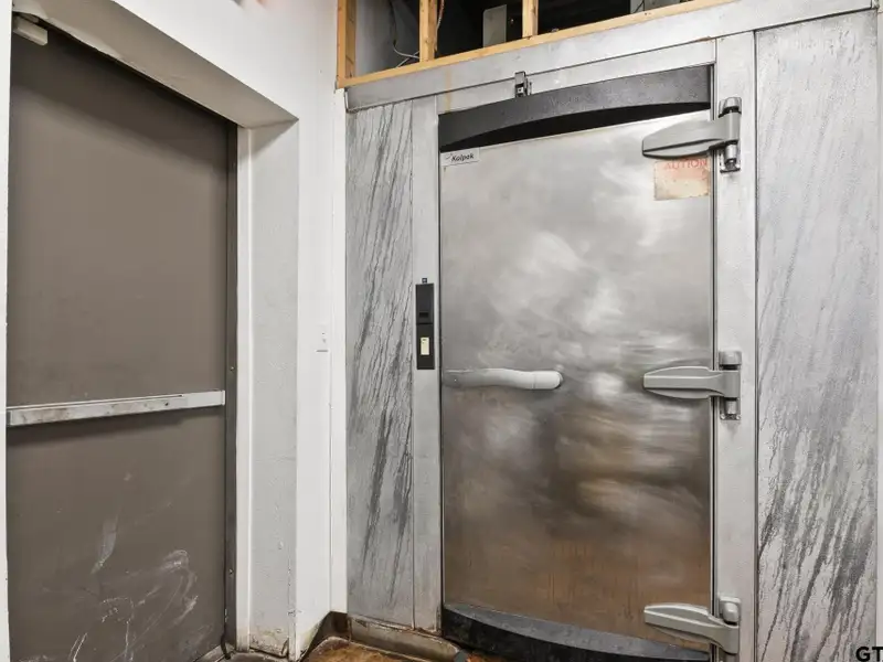 Commercial Building for Sale in Prime Location with High Visibility and Foot Traffic