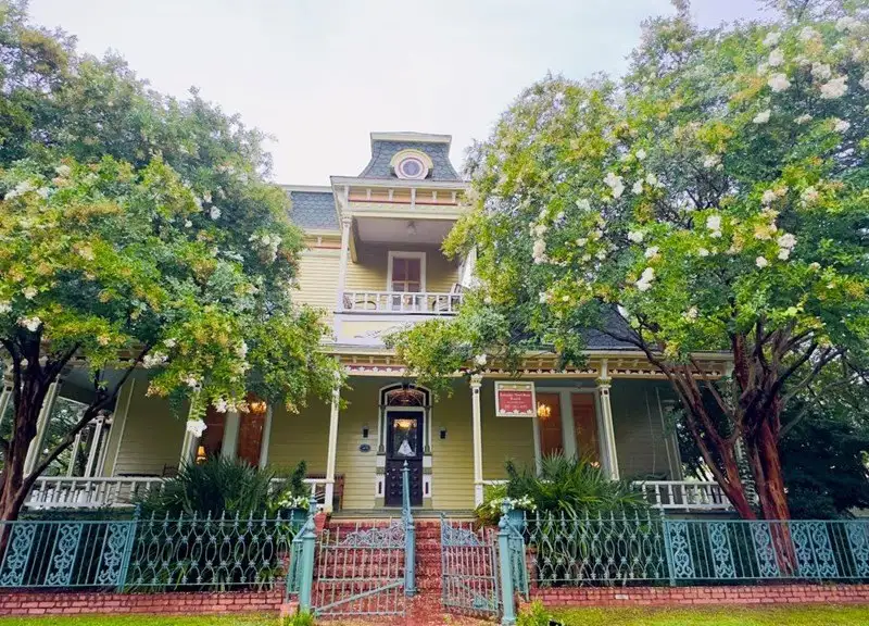 Versatile Historic District Property for Restaurant, Venue, or Retail with Ample Parking