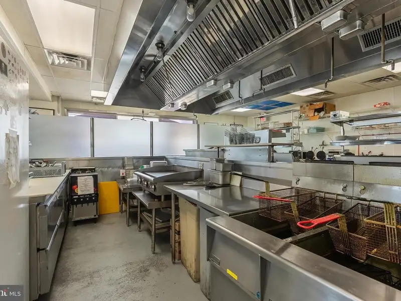 Turnkey Restaurant with Outdoor Dining and Apartment in Wildwood Crest Business District