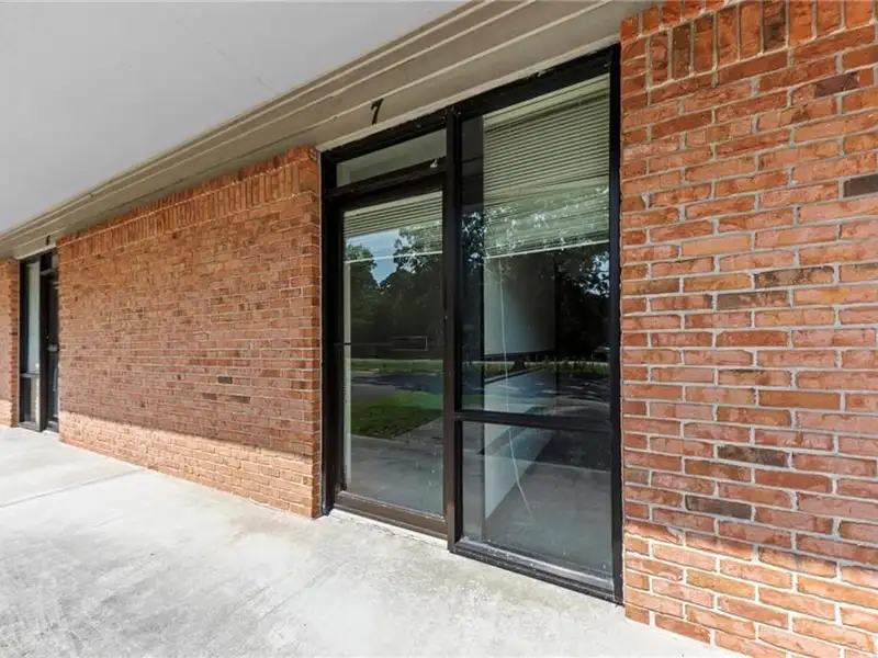 Versatile Commercial Building in Prime Location