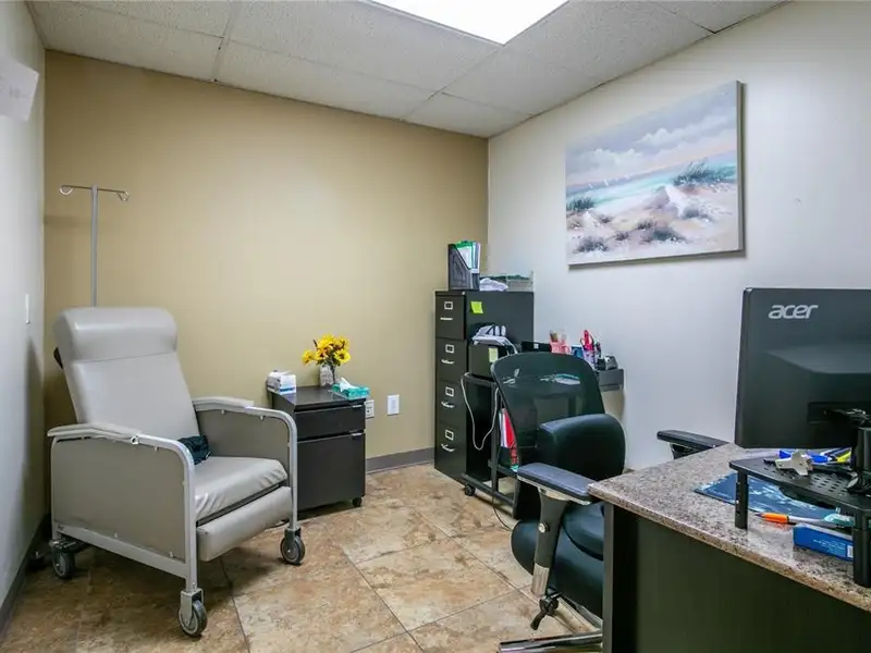 Medical Office Building for Sale in Prime Clermont Location with Ample Parking