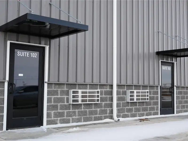 New Construction Warehouse Facility Near Eastern Iowa Airport with Flexible Bay Sizes