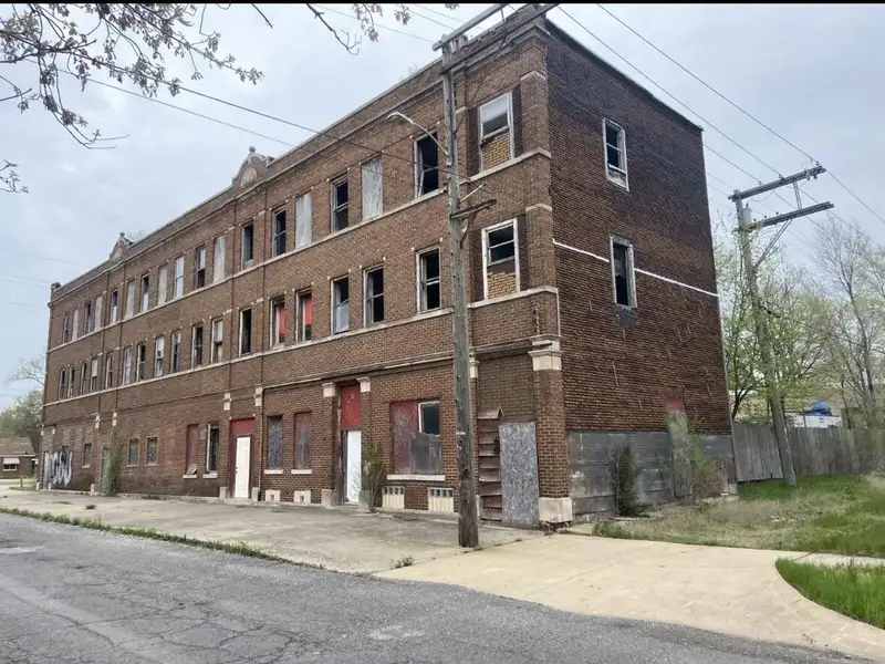 Renovation Opportunity: All-brick 14-unit Apartment Building in Gary