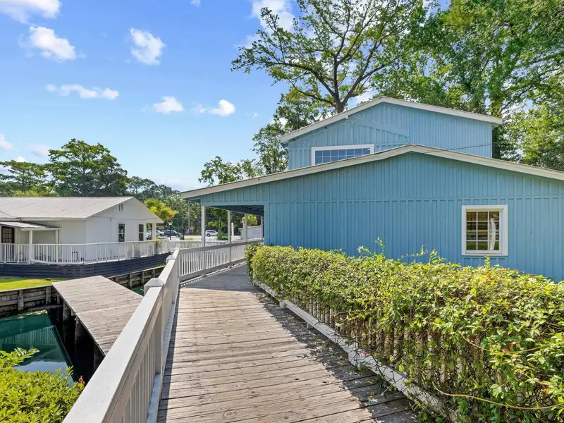 Retail Space for Lease in Pawleys Island's Island Shops - 1,722 Sf