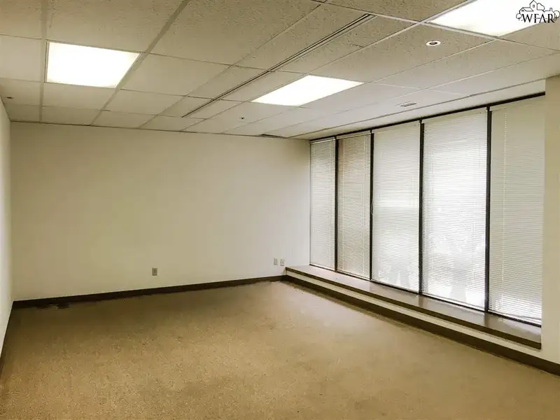 Downtown Wichita Falls Office Space for Lease - 1,442 Sq Ft, Utilities Included