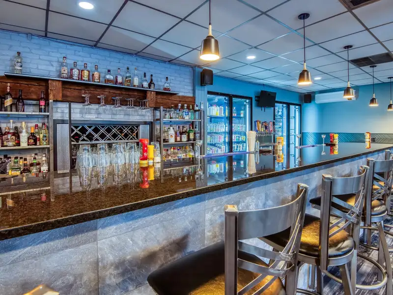 Newly Renovated Pizza and Italian Restaurant on Busy Highway with River Views