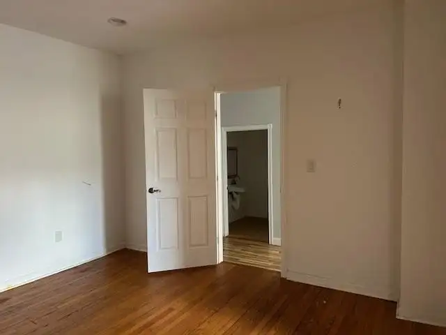 Versatile 750 Sq Ft Office Suite in Prime Village of Walden Location