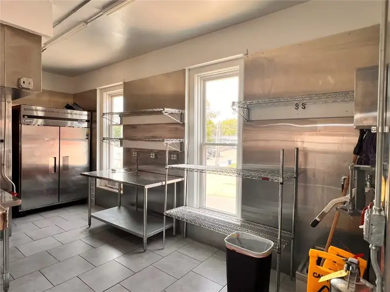 Turn-key Restaurant Space for Lease in Mt. Vernon with Fully Equipped Kitchen