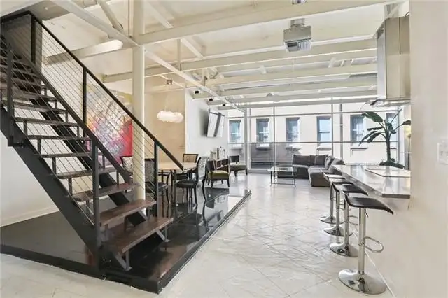 Historic 3-bedroom Residence with Rooftop Terrace in Cbd, Plus 1-bedroom Unit for Rental