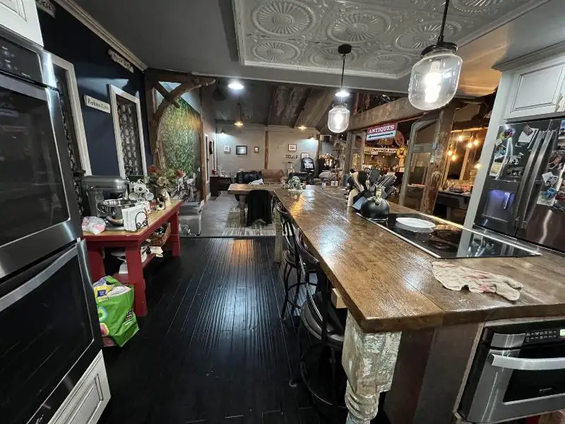 Versatile Mixed-use Property with Office Space and Storage in Residential Area